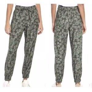ORVIS The Perfect Travel Pant Ladies’ Tencel Jogger Digital Camo Size Medium